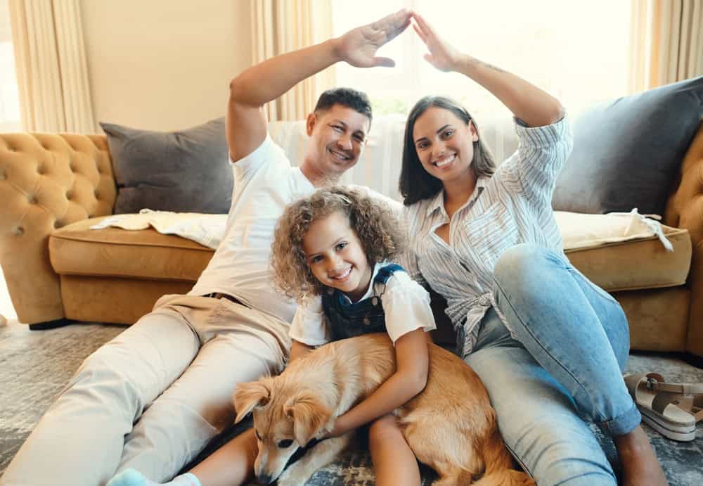immagine di famiglia in casa